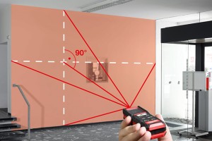 Der Laser-Entfernungsmesser ermöglicht eine Messung vom Boden aus.