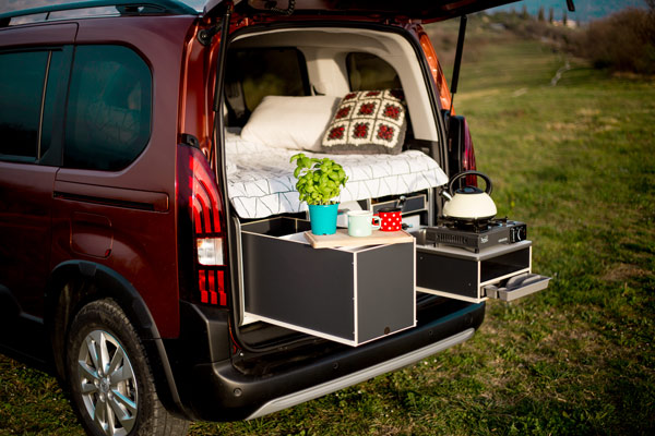 Camping Box fürs Auto - Schlafen, Kochen und Abwaschen