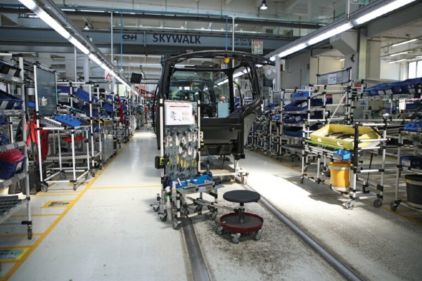 Landmaschinenhersteller CNH Industrial setzt am Standort St. Valentin bei Linz bei manuellen Schraubvorgängen Werkerführungssysteme zur Steuerung und Dokumentation ein.