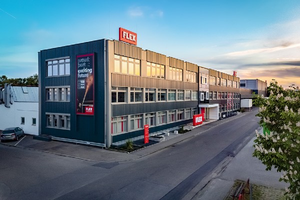 100 Jahre FLEX: Am Hauptsitz in Steinheim lädt FLEX zum Tag der offenen Tür ein.