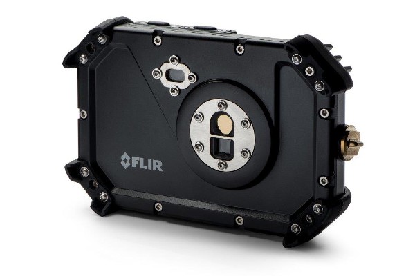Die FLIR Cx5 verfügt über ein robustes, ATEX-konformes Gehäuse und ist für den Gebrauch in heißen Arbeitsumgebungen geeignet.