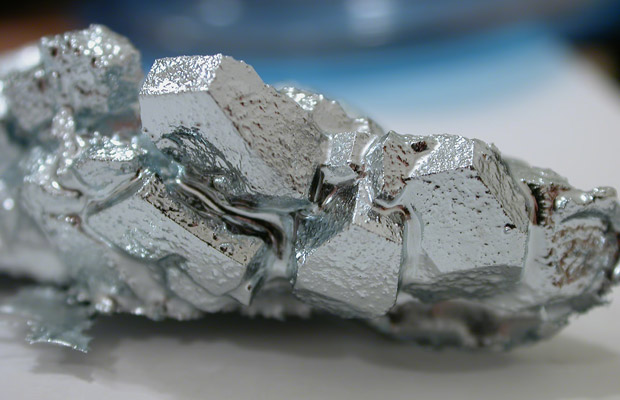 Das Metall Gallium schmilzt bereits bei 30 Grad Celsius.