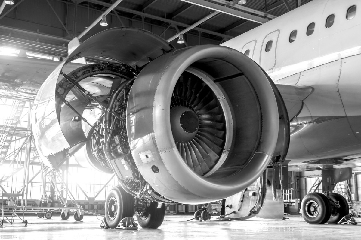Aviatik / Luftfahrtindustrie Rund um den Globus erarbeitet SUHNER, zusammen mit seinen Kunden, Lösungen für eine optimierte Bearbeitung der Kernkomponenten.
